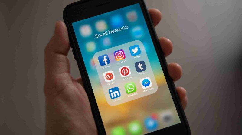 Australia Prepares Ad Campaign Ahead of Teen Social Media Restrictions